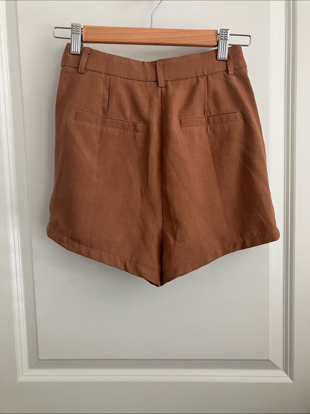 Commense High-Waist Pleated Shorts in Warm Brown - Picture 5 of 5